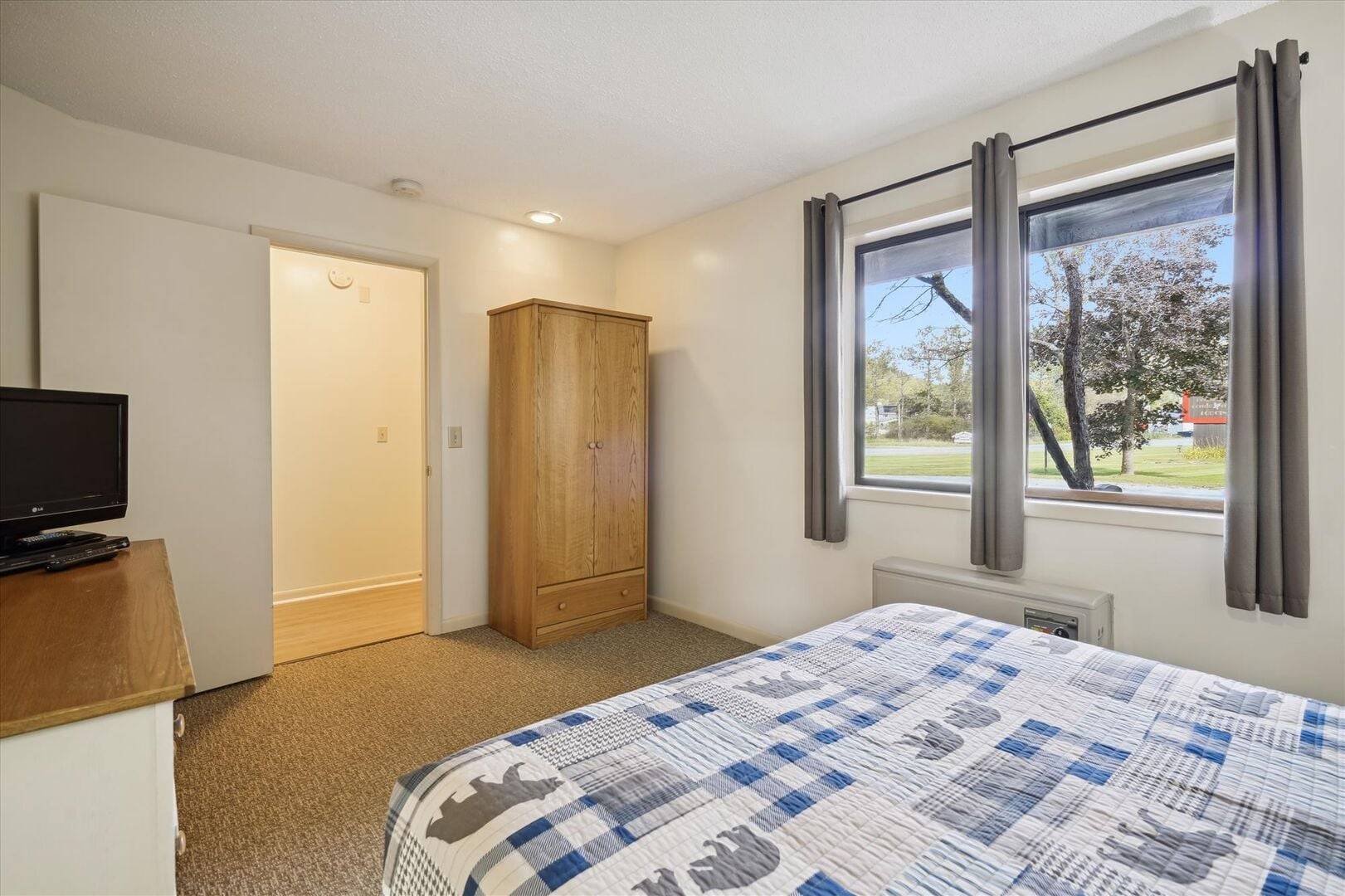 102 Cedarbrook One bedroom Queen Suite | Photo 12
