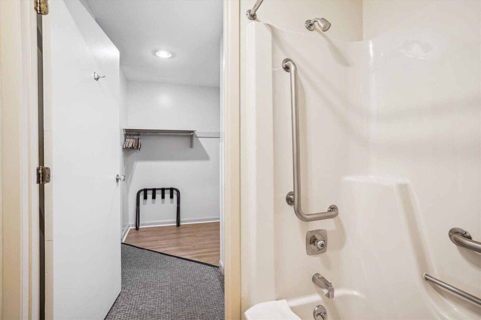 105 Cedarbrook Hotel Room 4
