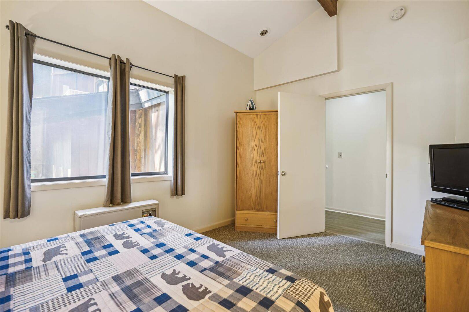 106 Cedarbrook One bedroom Queen Suite | Photo 13