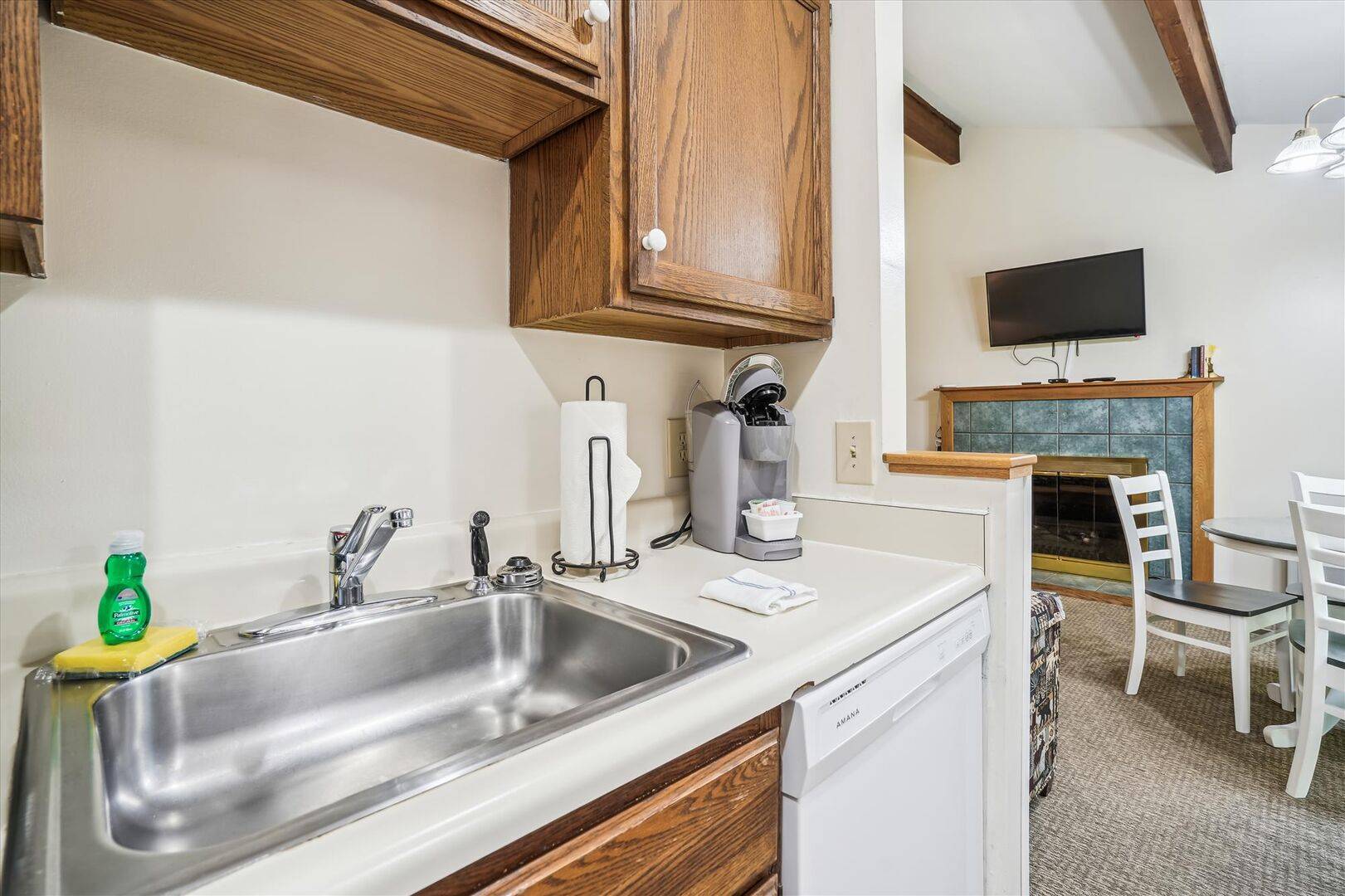 106 Cedarbrook One bedroom Queen Suite | Photo 9