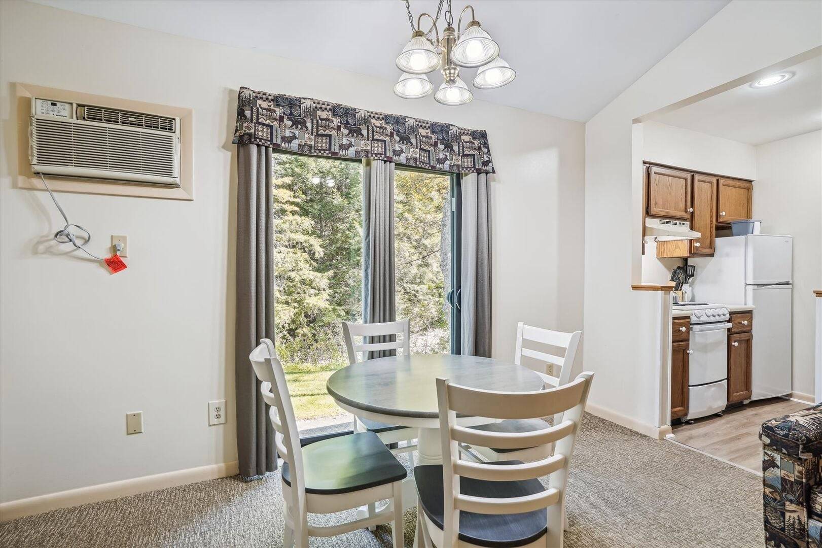 106 Cedarbrook One bedroom Queen Suite | Photo 5