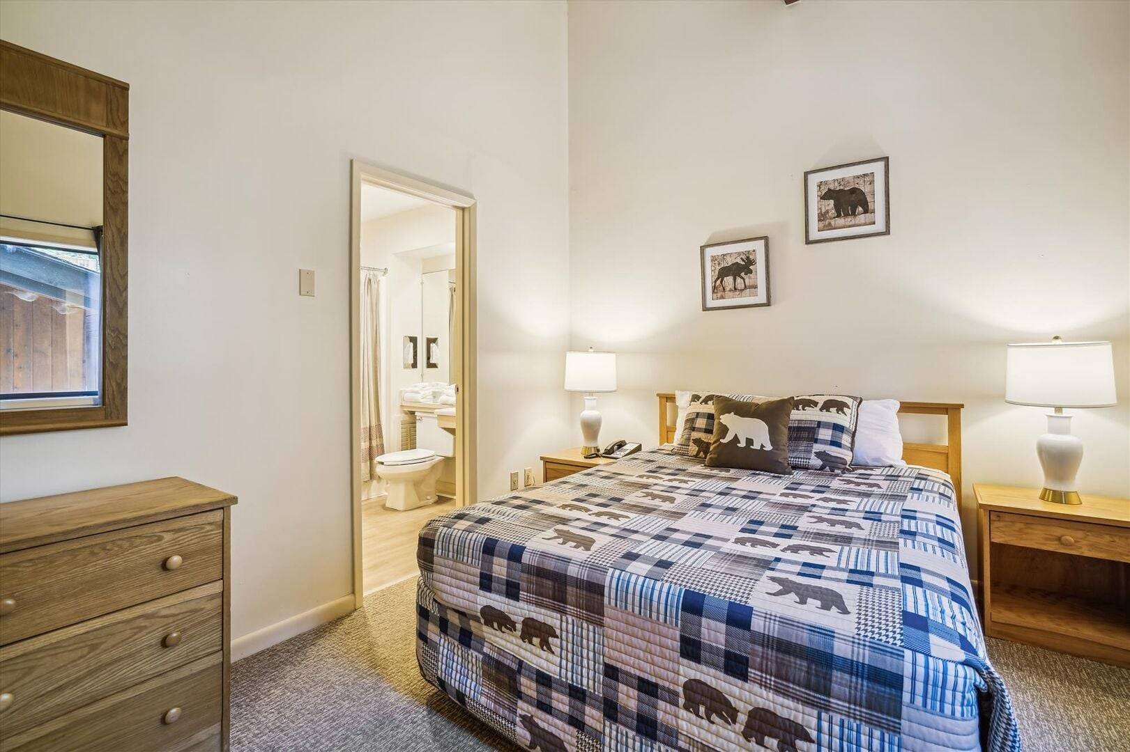 106 Cedarbrook One bedroom Queen Suite