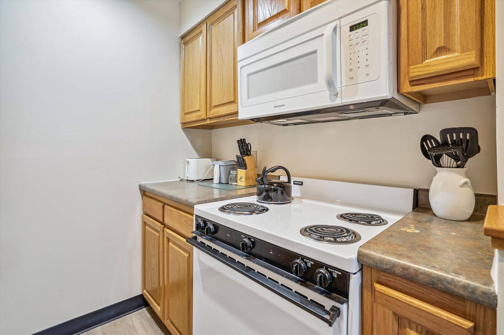 108 Cedarbrook One bedroom Queen Suite | Photo 9