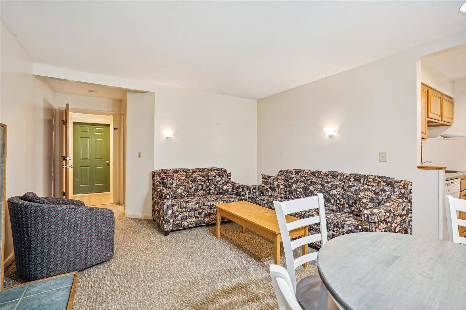108 Cedarbrook One bedroom Queen Suite 3