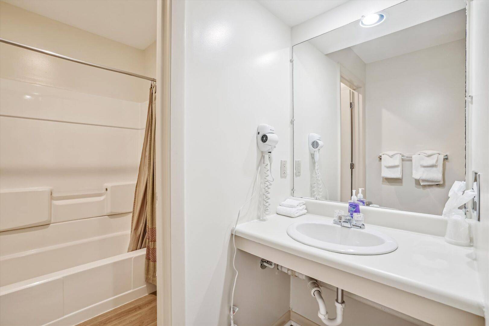 109 110 Cedarbrook Two bedroom Suite | Photo 43