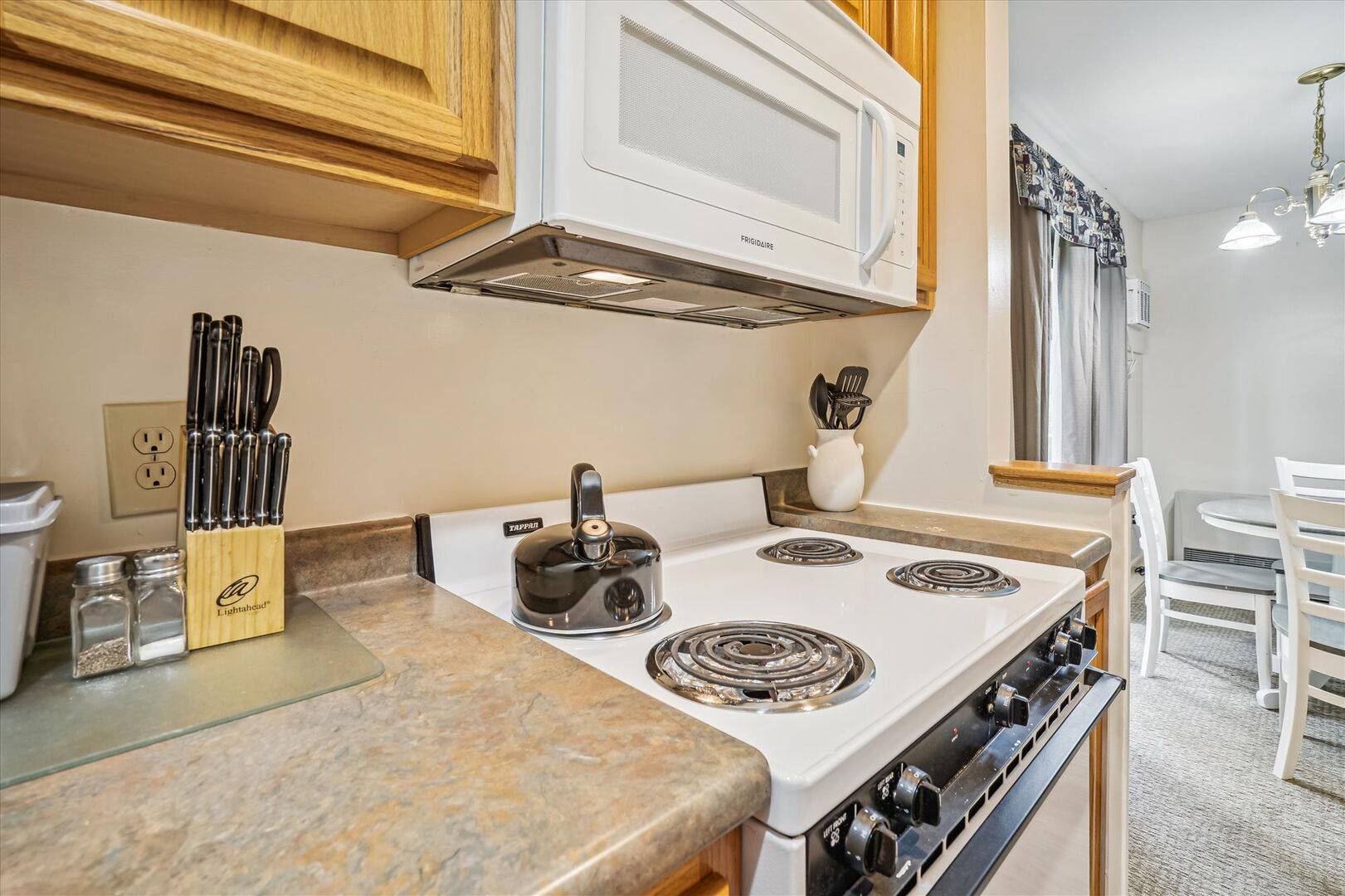 109 Cedarbrook One bedroom Queen Suite | Photo 10