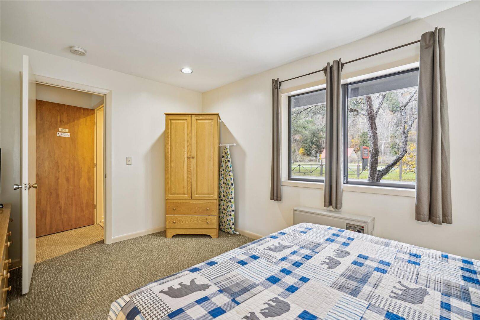 109 Cedarbrook One bedroom Queen Suite | Photo 15