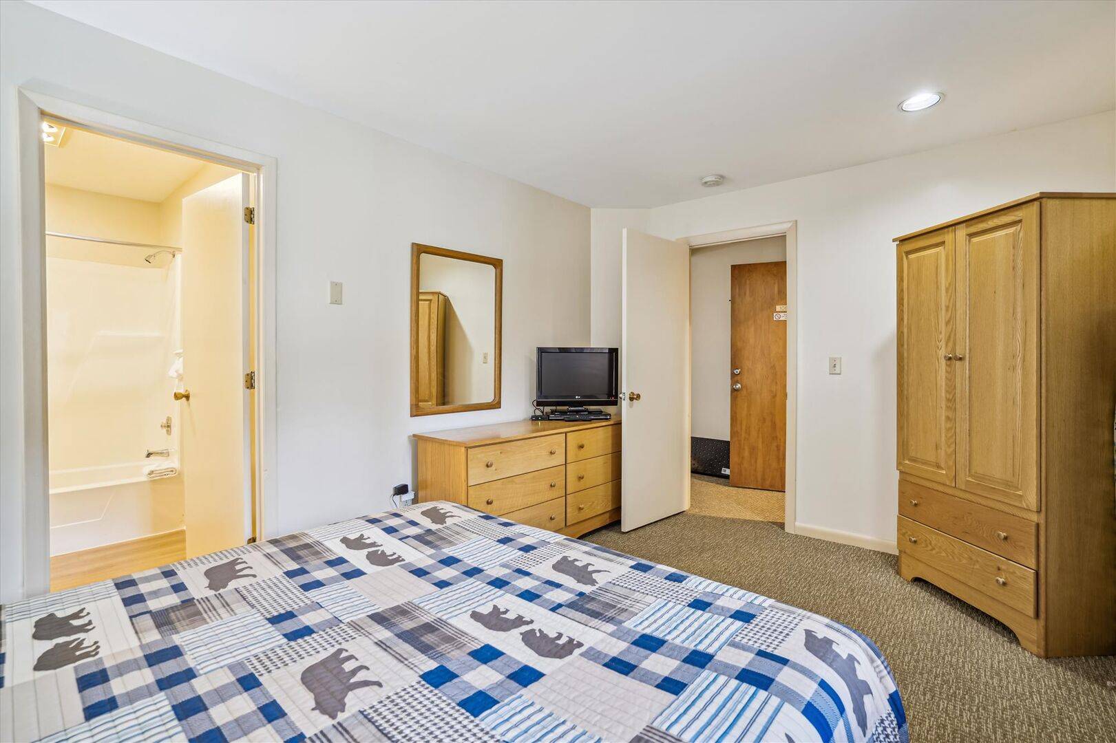 109 Cedarbrook One bedroom Queen Suite | Photo 14