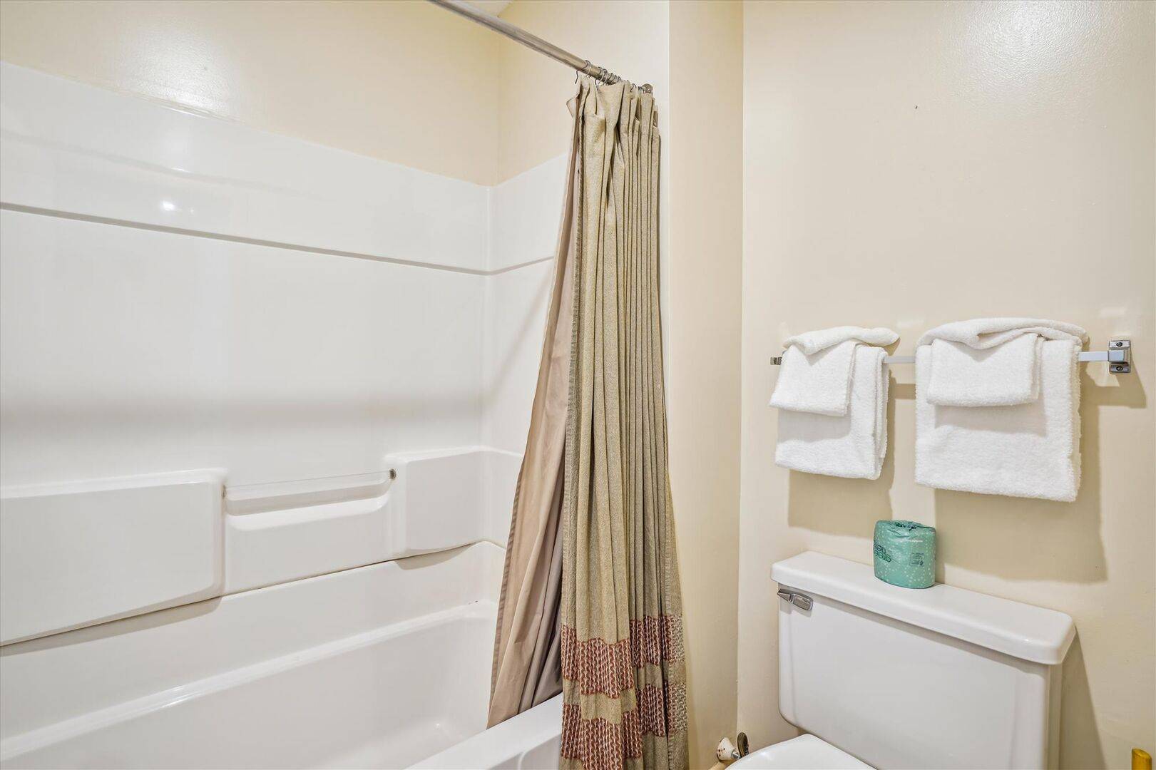 110 Cedarbrook Queen Studio | Photo 10