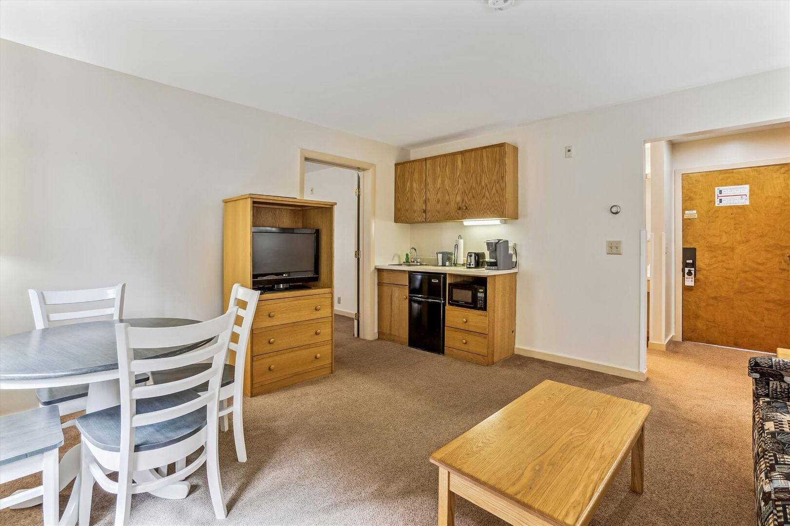 114 116 Cedarbrook Junior Suite | Photo 8