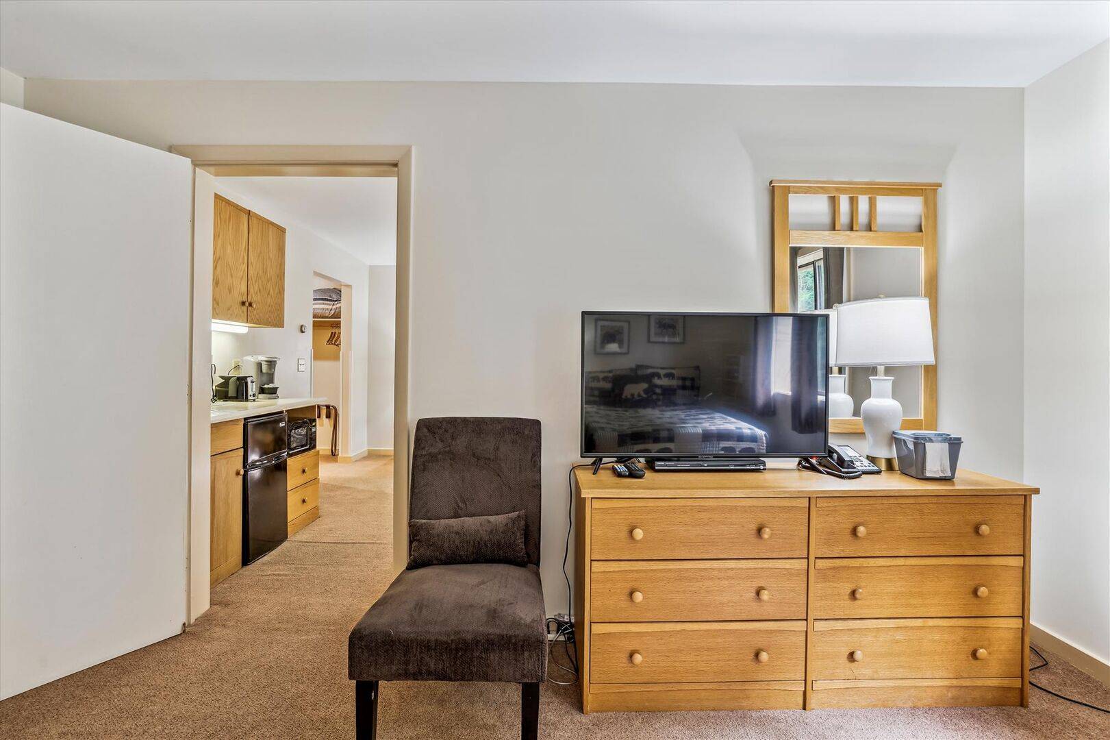 118 120 Cedarbrook Junior Suite | Photo 6