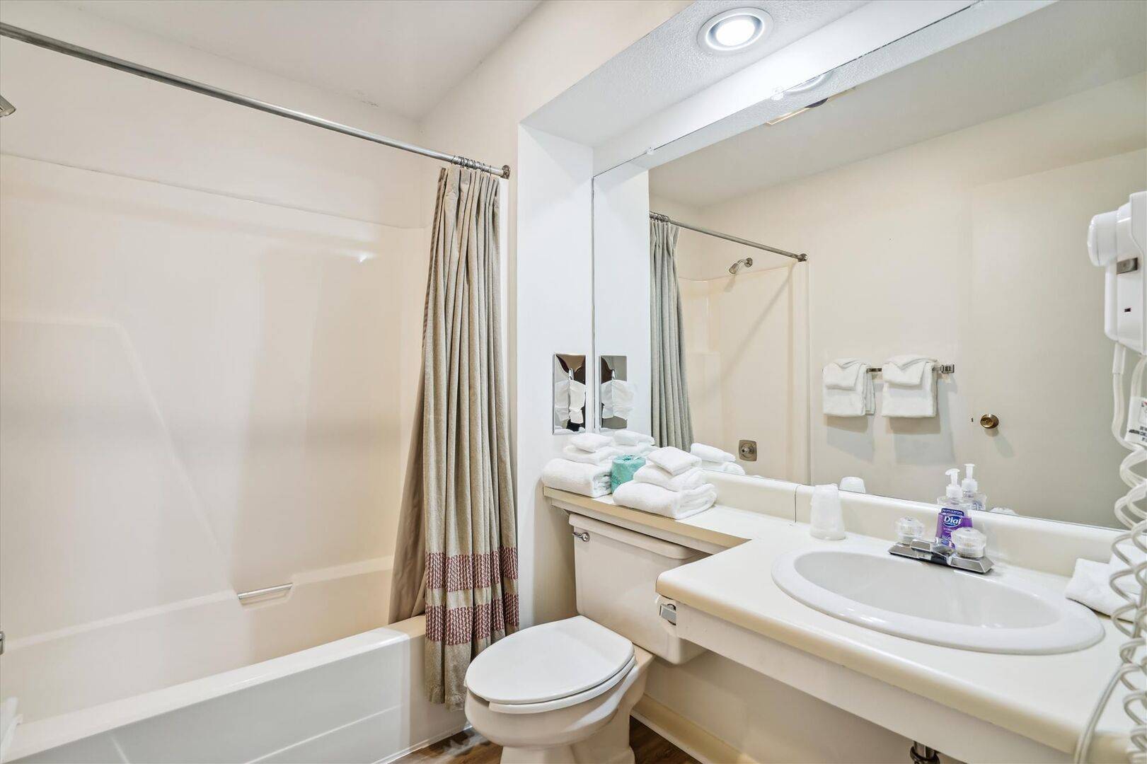 207 208 Cedarbrook Two bedroom Suite | Photo 15