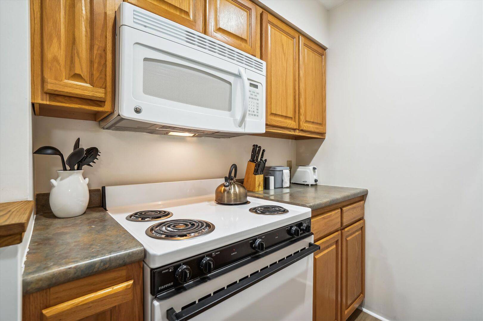 207 208 Cedarbrook Two bedroom Suite | Photo 7