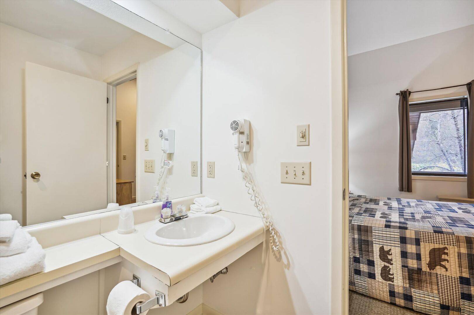 207 208 Cedarbrook Two bedroom Suite | Photo 16