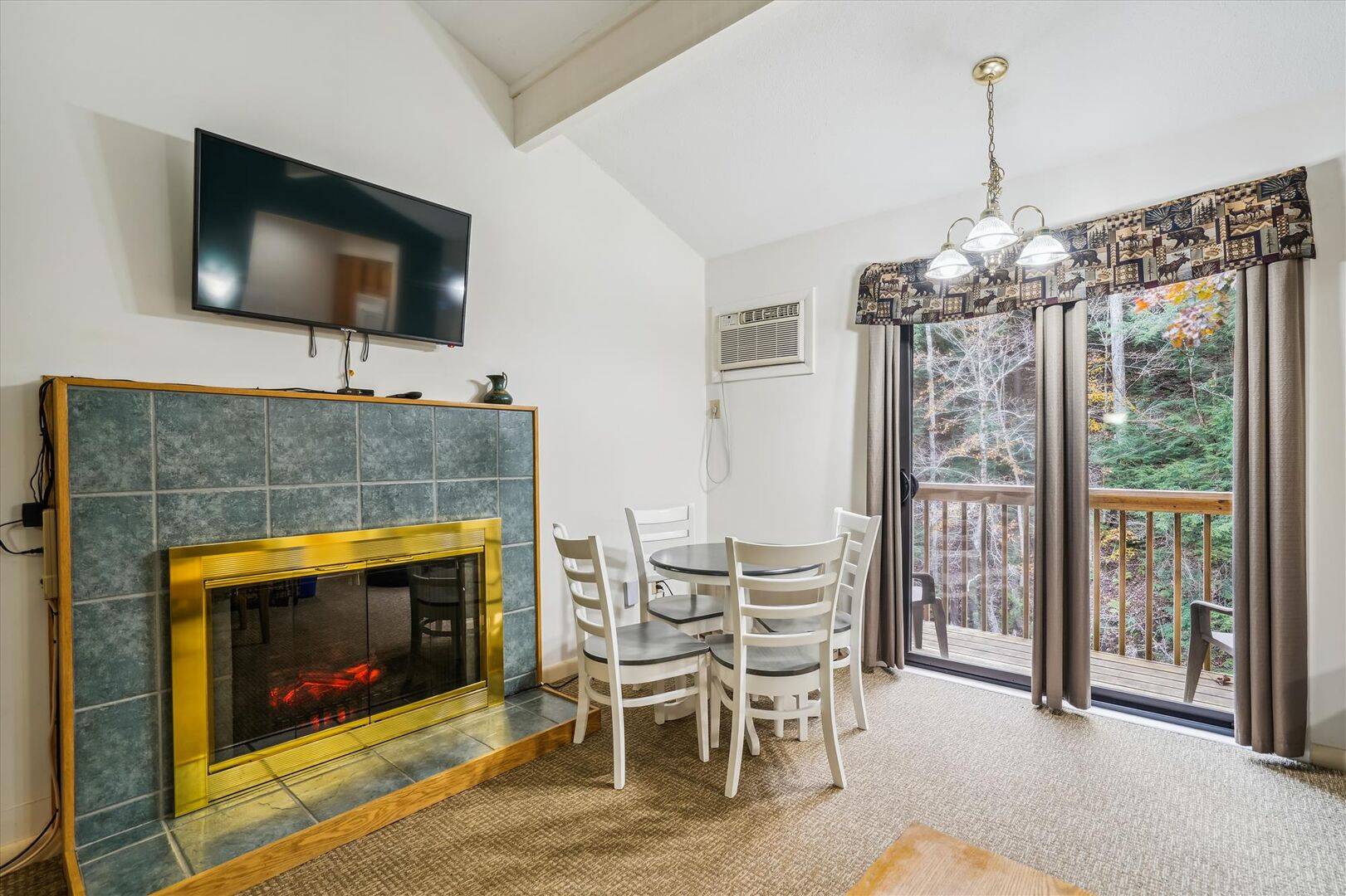 209 210 Cedarbrook Two bedroom Suite | Photo 3