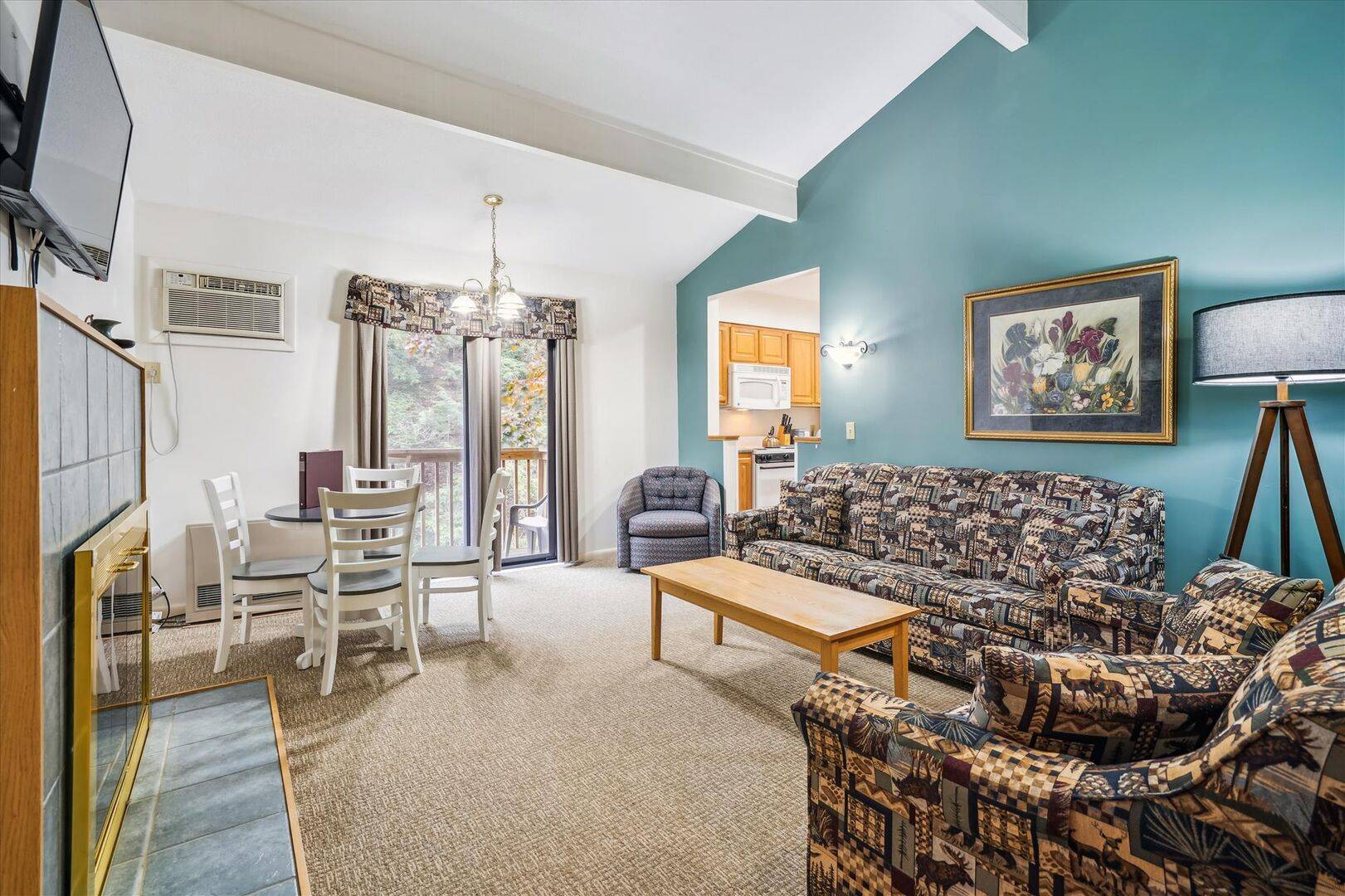 209 Cedarbrook One bedroom Queen Suite