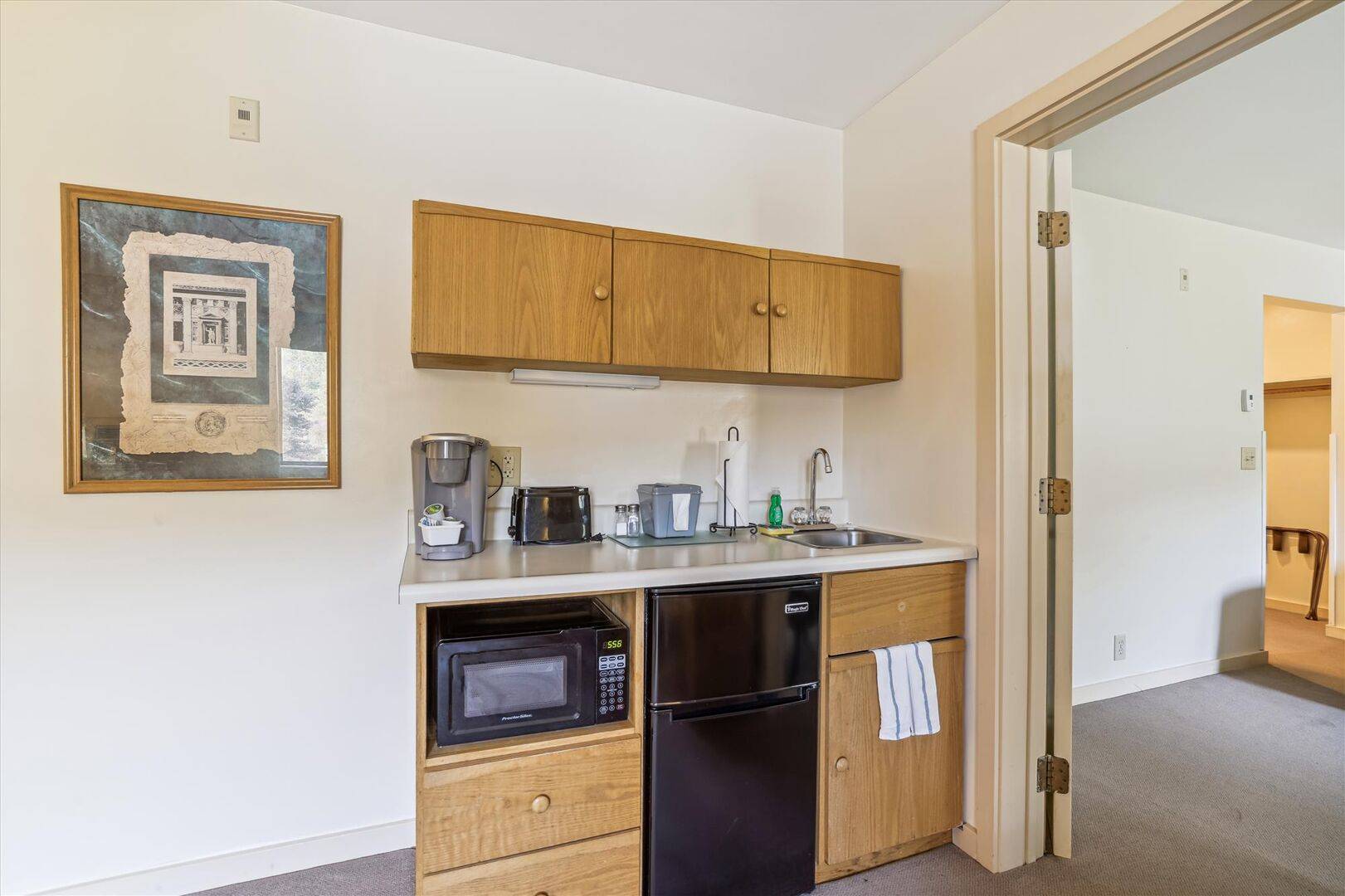 215 217 Cedarbrook Junior Suite | Photo 8