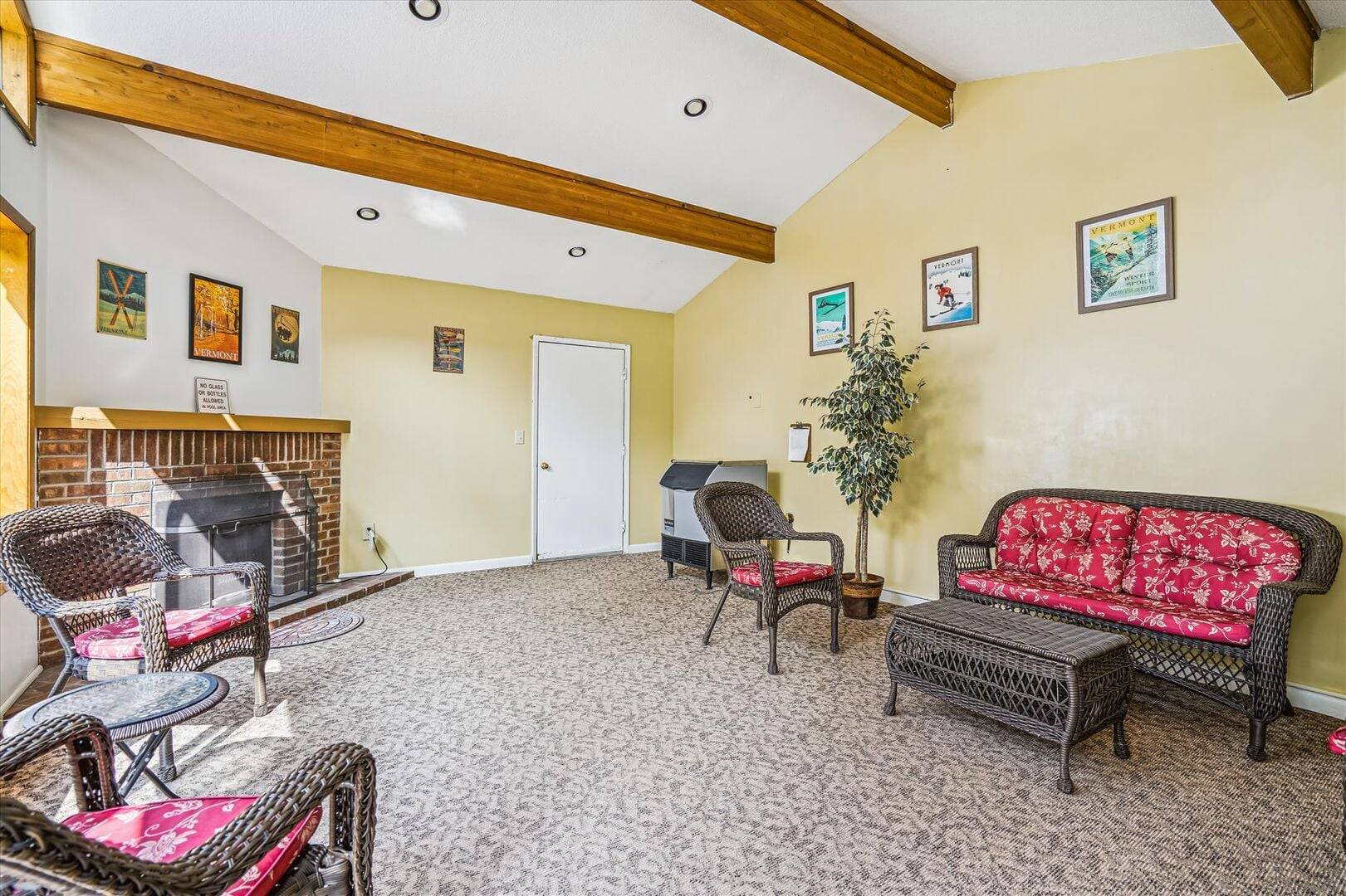 221 Cedarbrook Efficiency/Sleeper Sofa Only | Photo 12