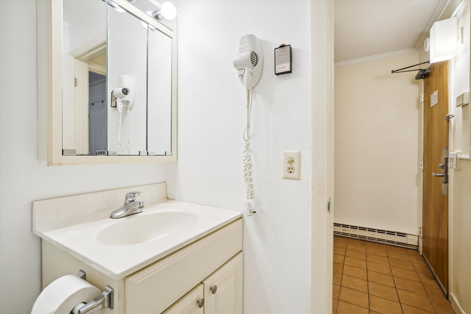 Full Guest Bathroom