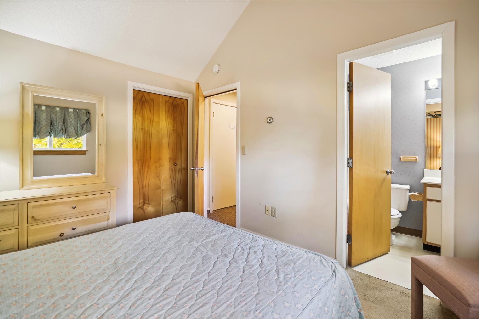 Queen Bedroom