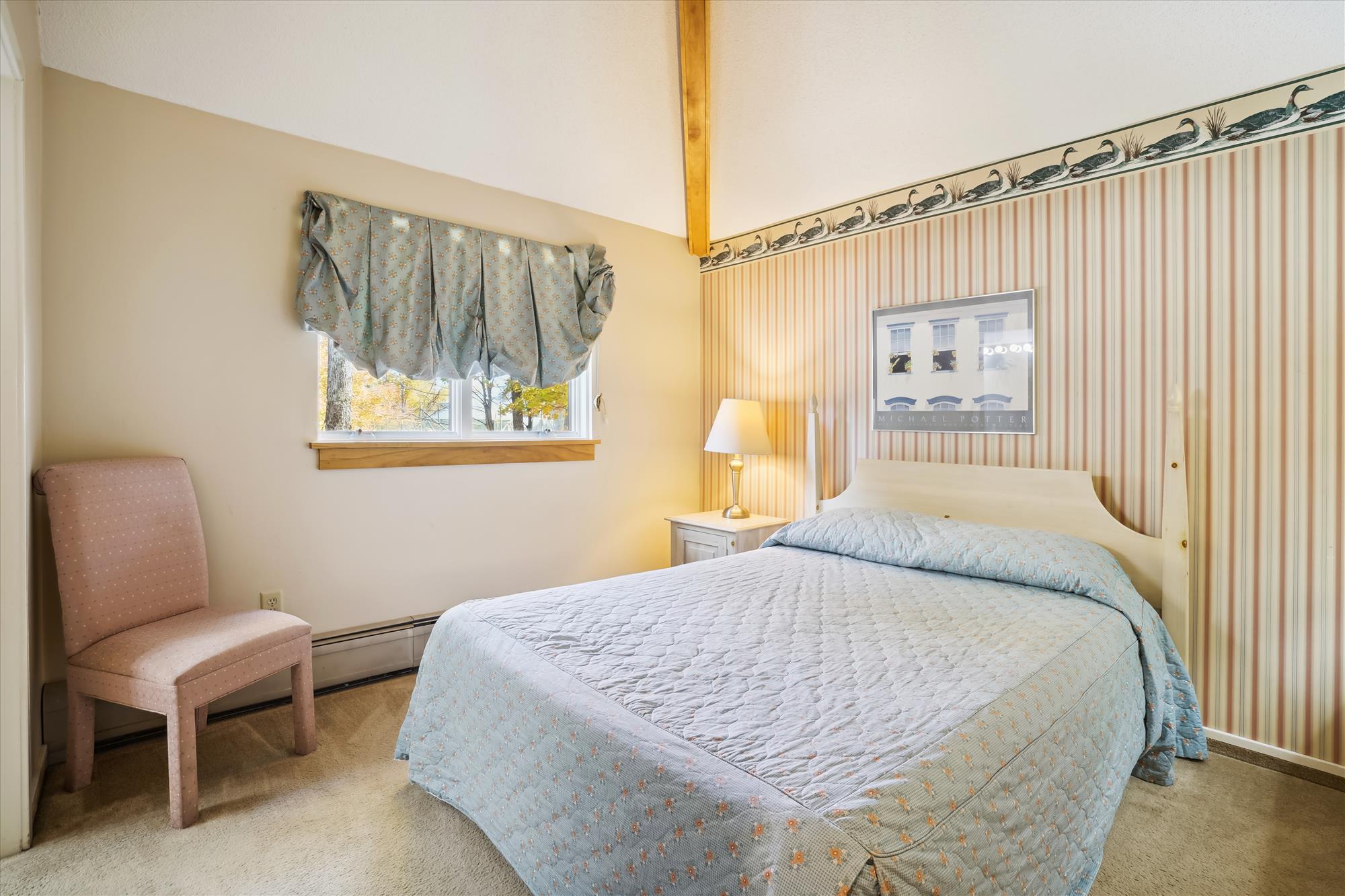 Queen Bedroom
