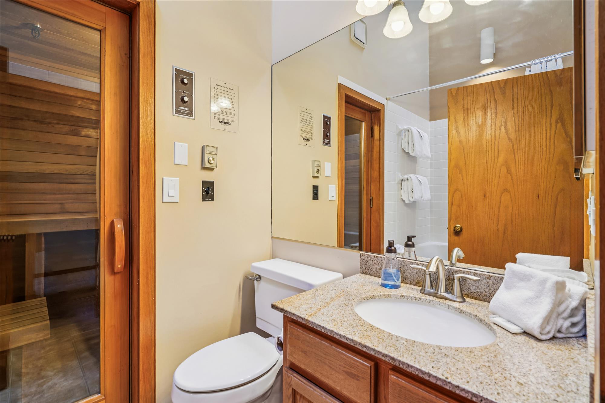 Bathroom with Sauna Access