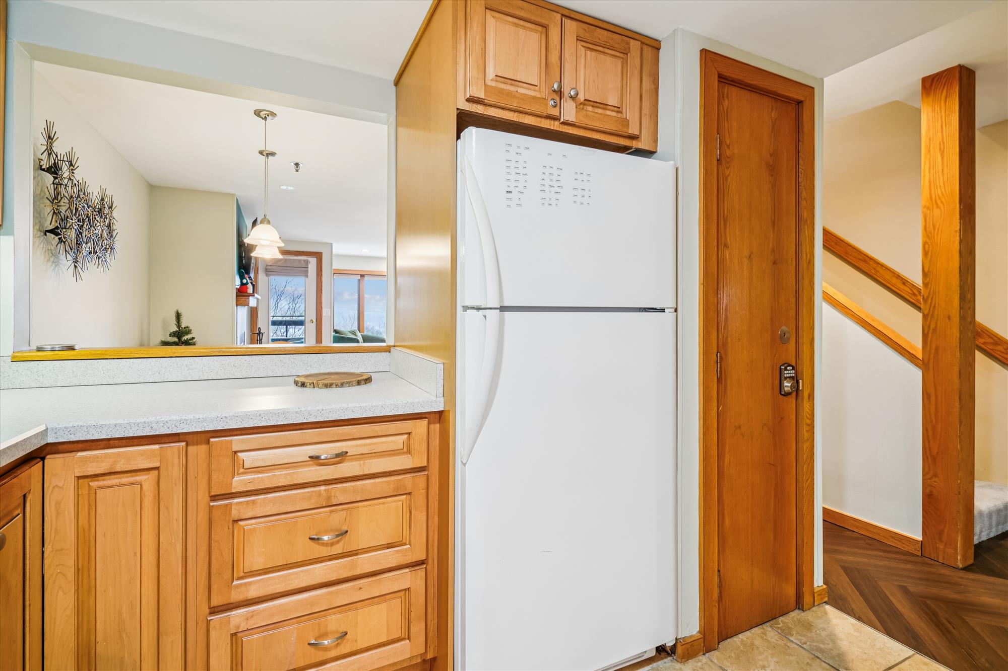 Kitchen with Breakfast Bar