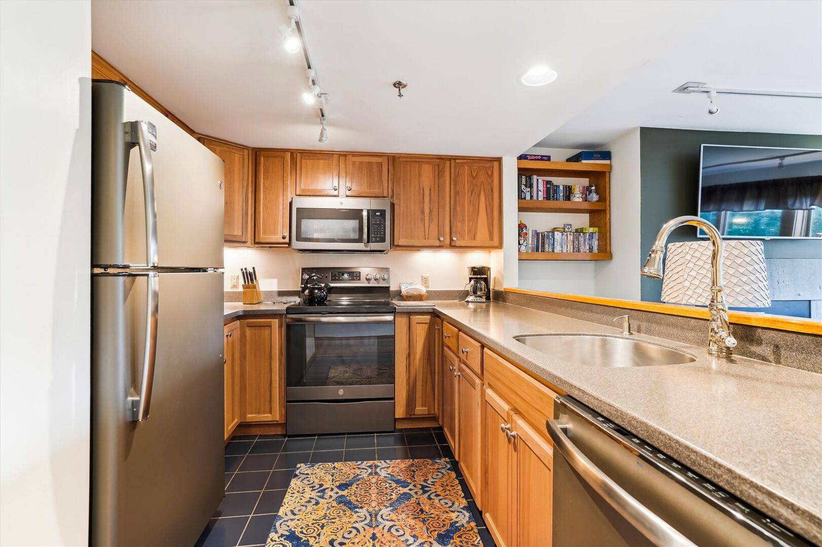Updated Full Kitchen