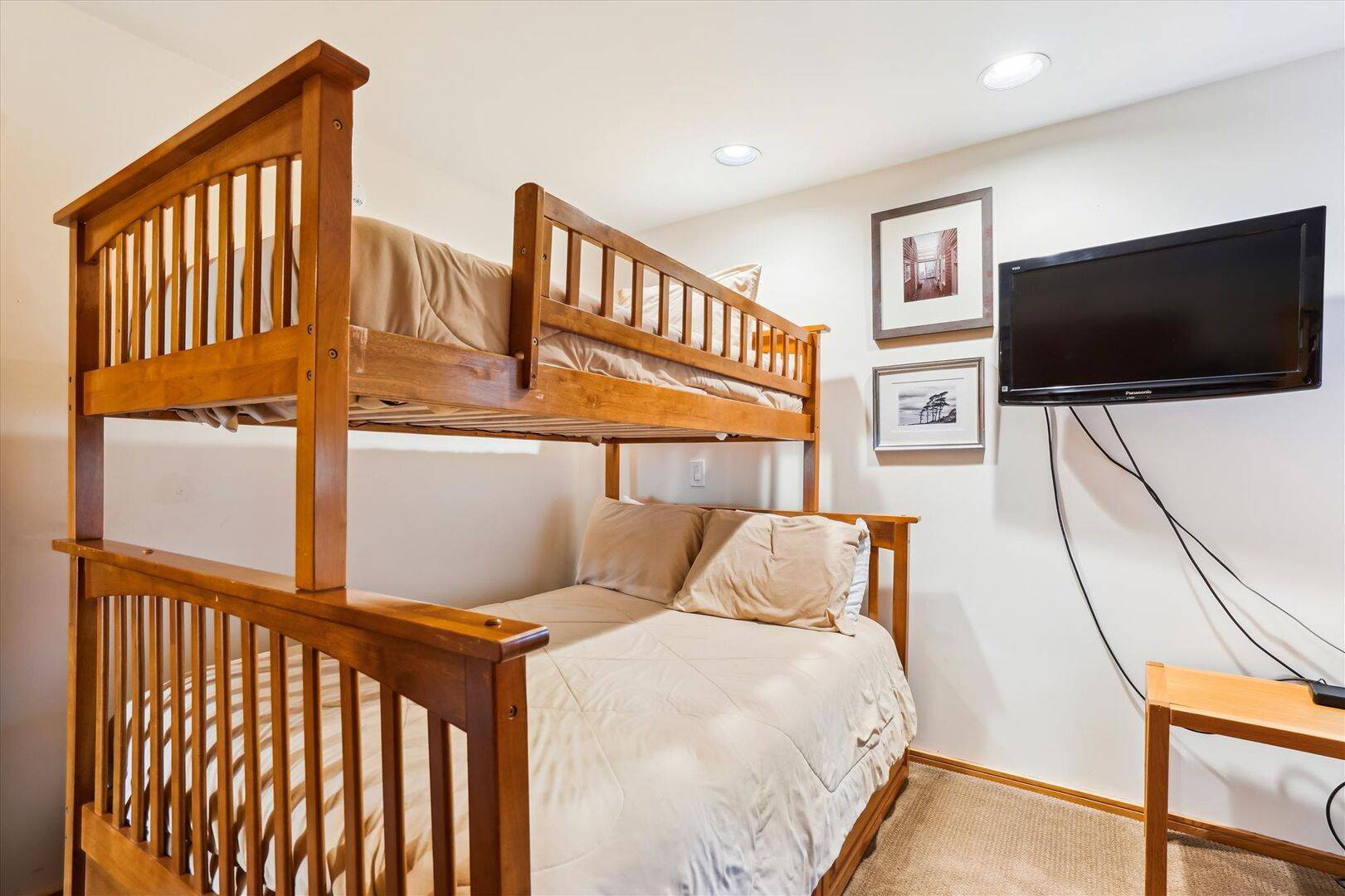 Bunk Room with TV
