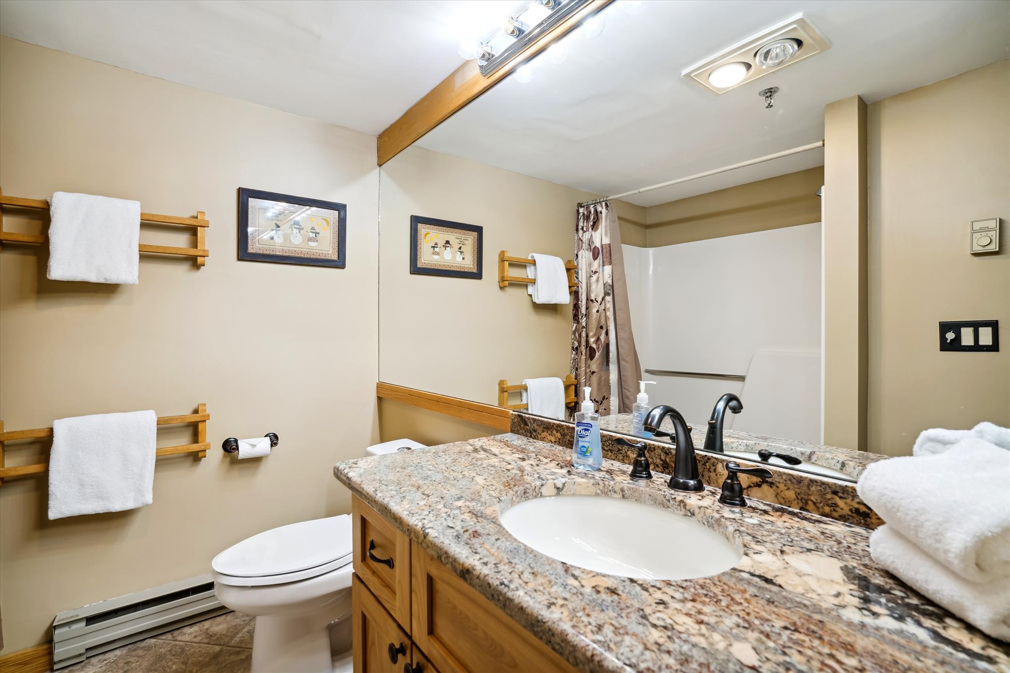 Full Guest Bathroom