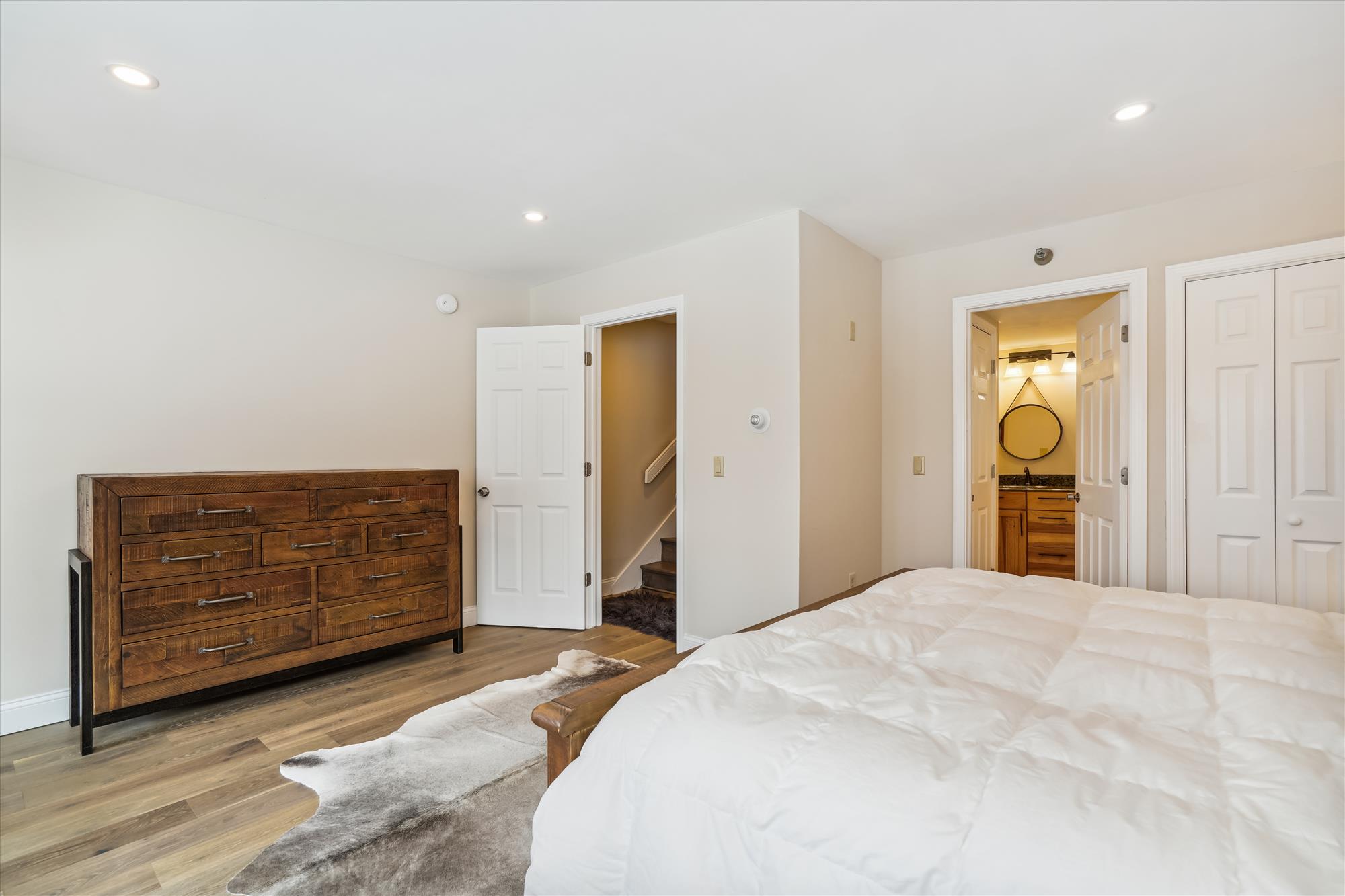 Bedroom with Ensuite Access