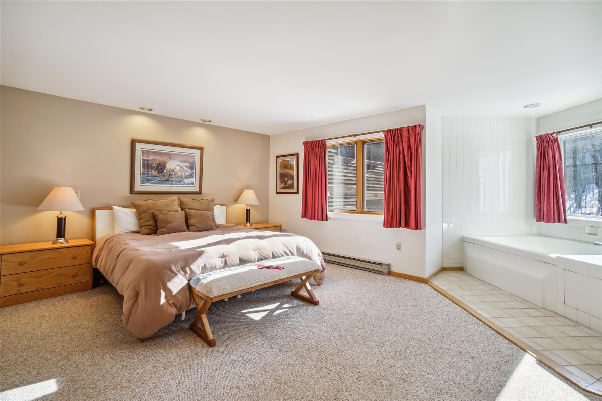 Spacious Bedroom with Ensuite Bath