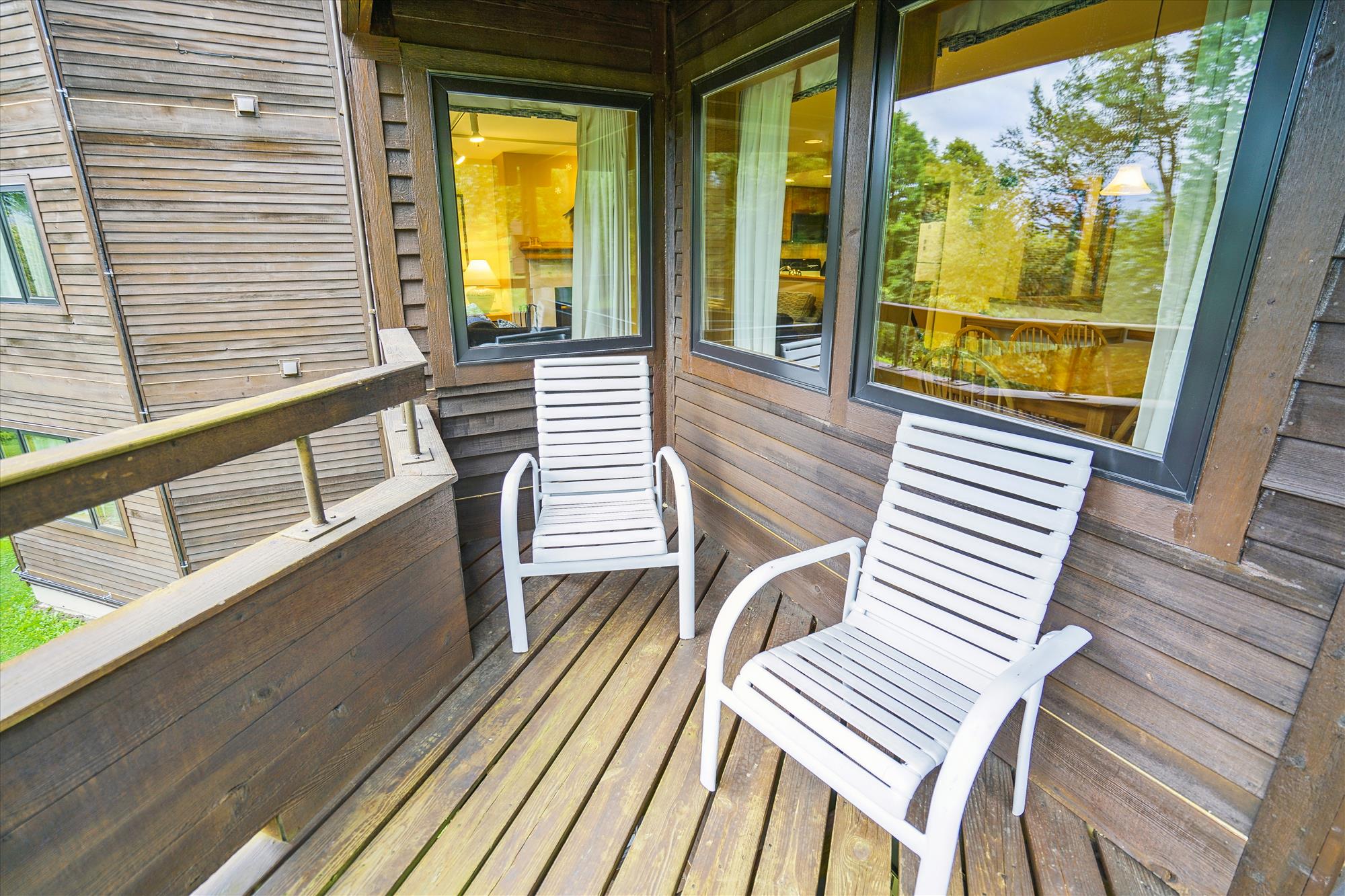 Private Balcony with Seating