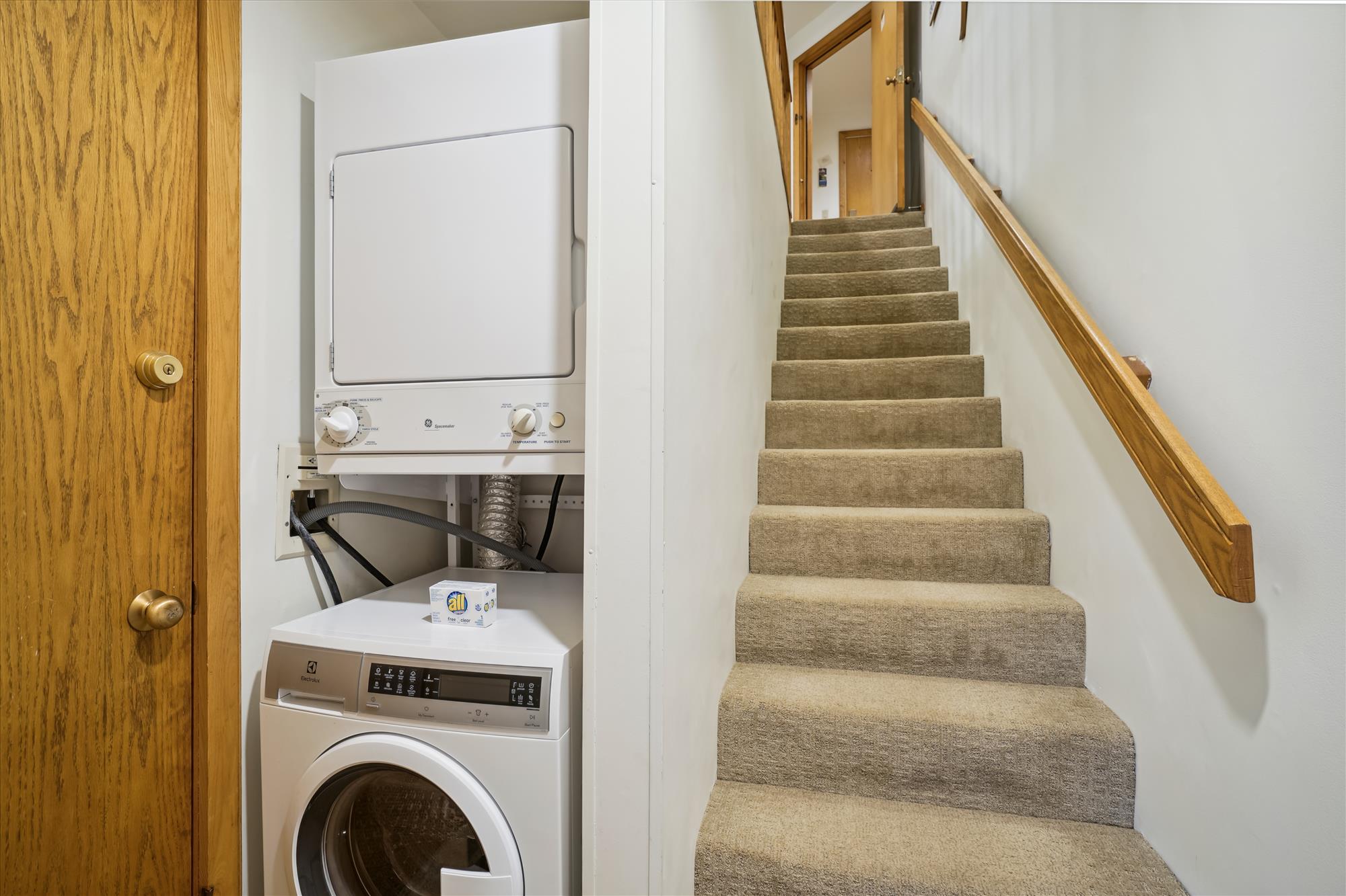 Private Laundry and Stairway Access