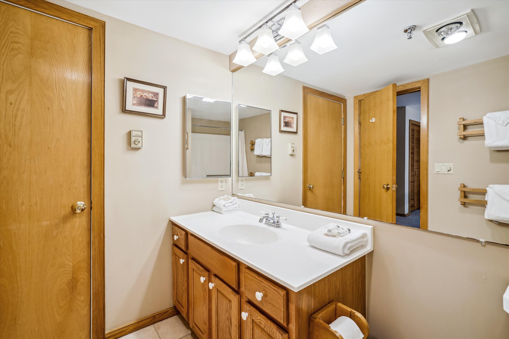 Clean and Spacious Bathroom