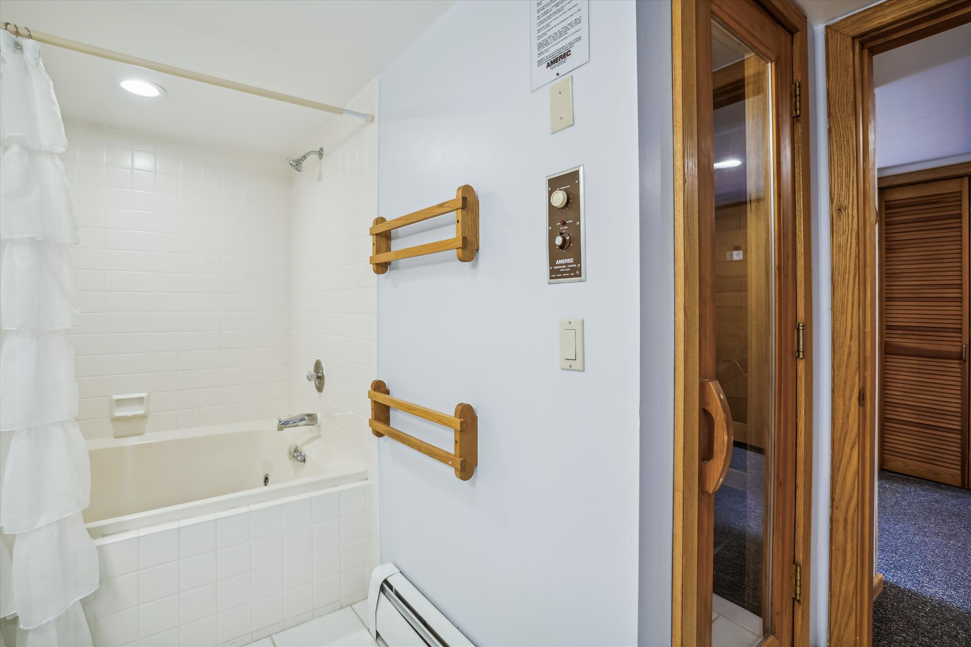 Bathroom with Sauna Access Nearby