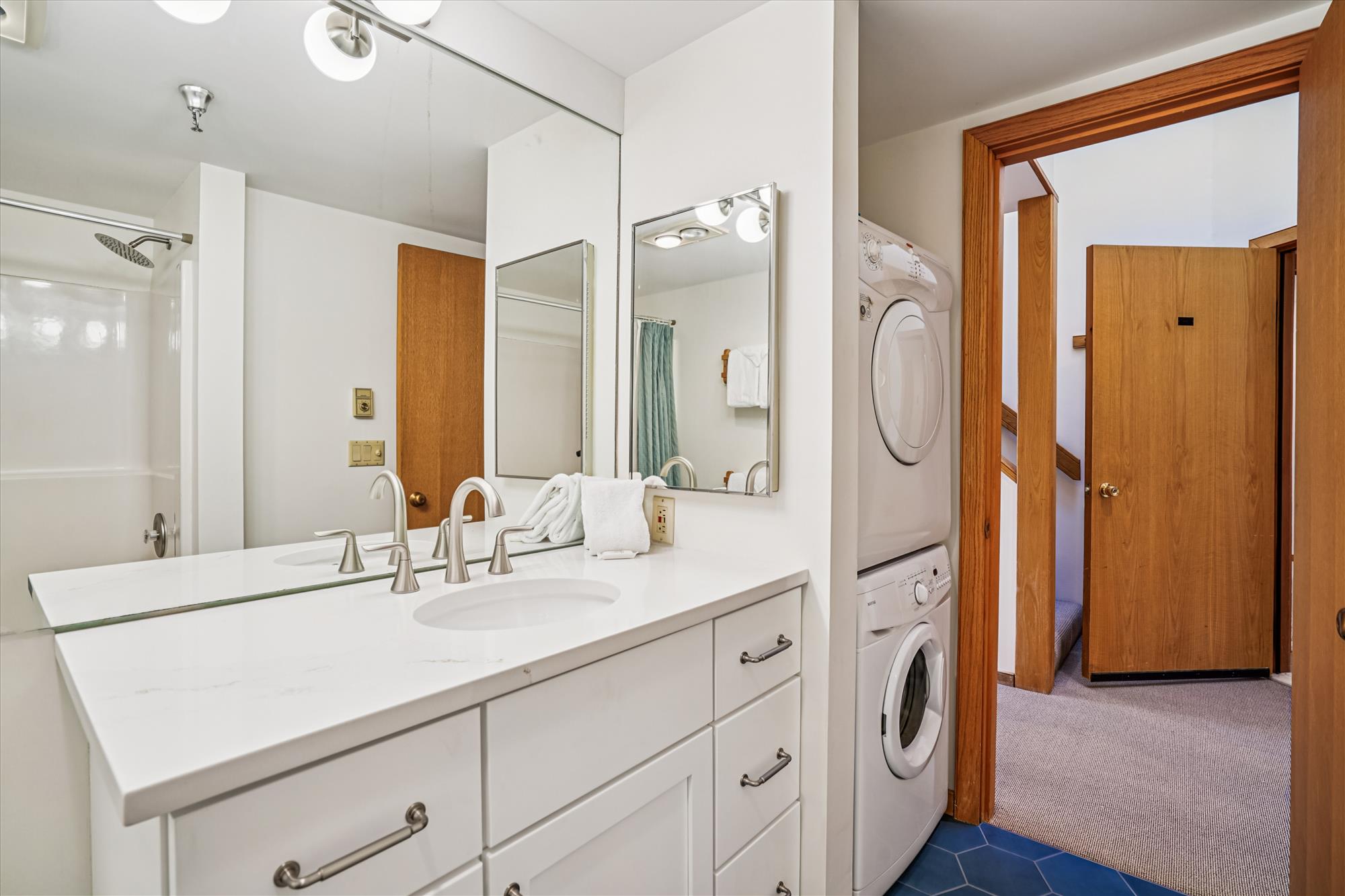 Bathroom with Laundry Convenience