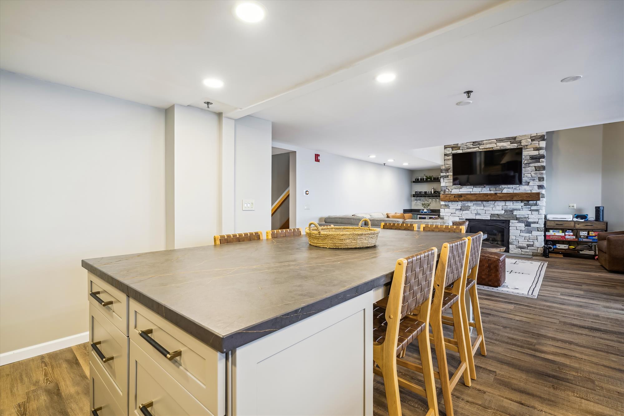 Dining/Island