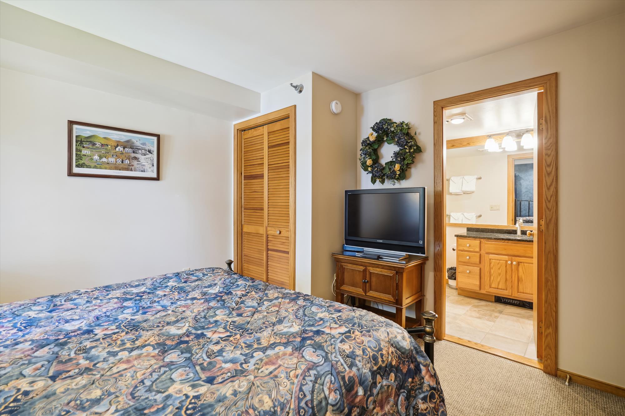 Queen Bedroom