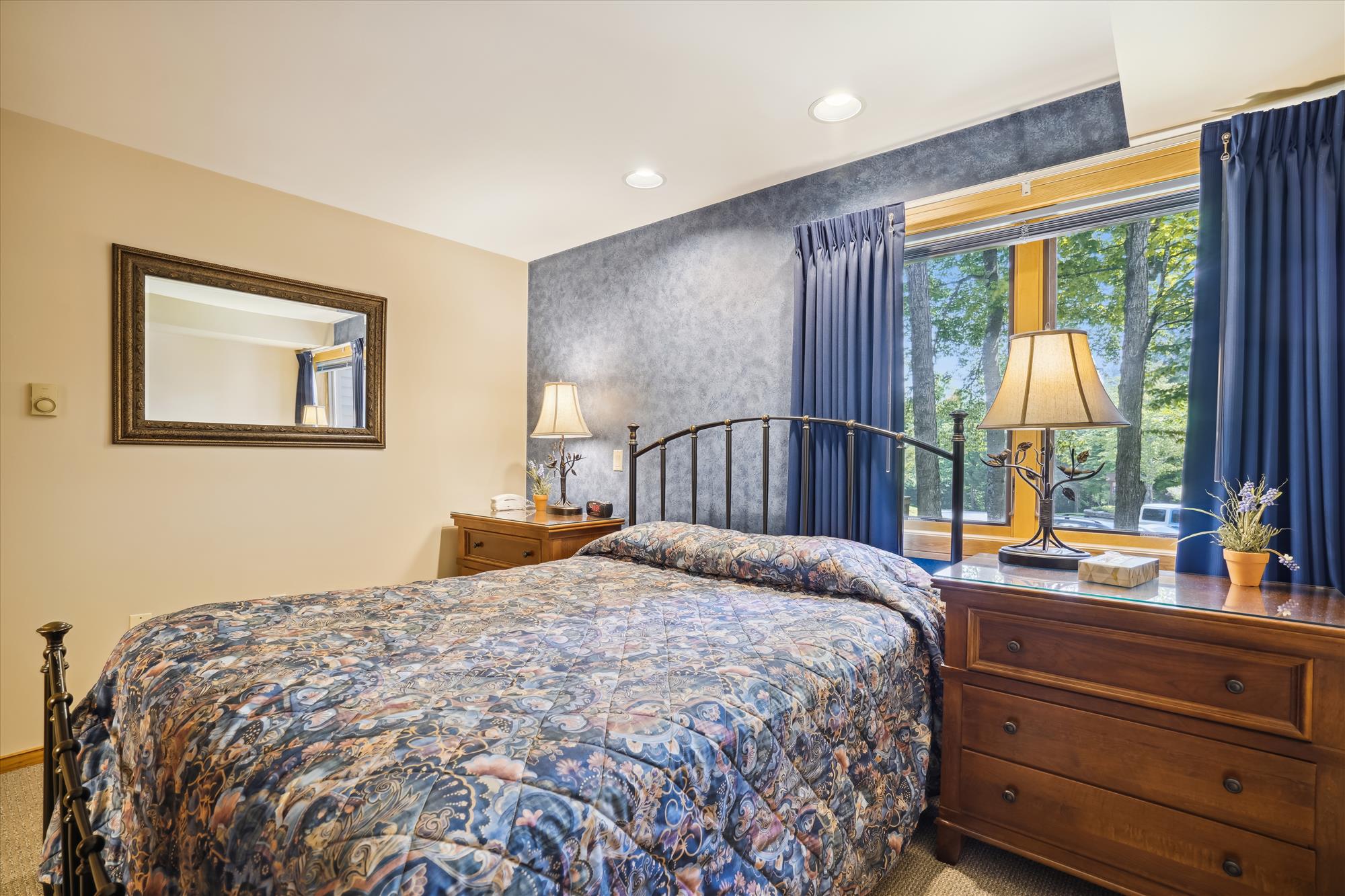 Queen Bedroom