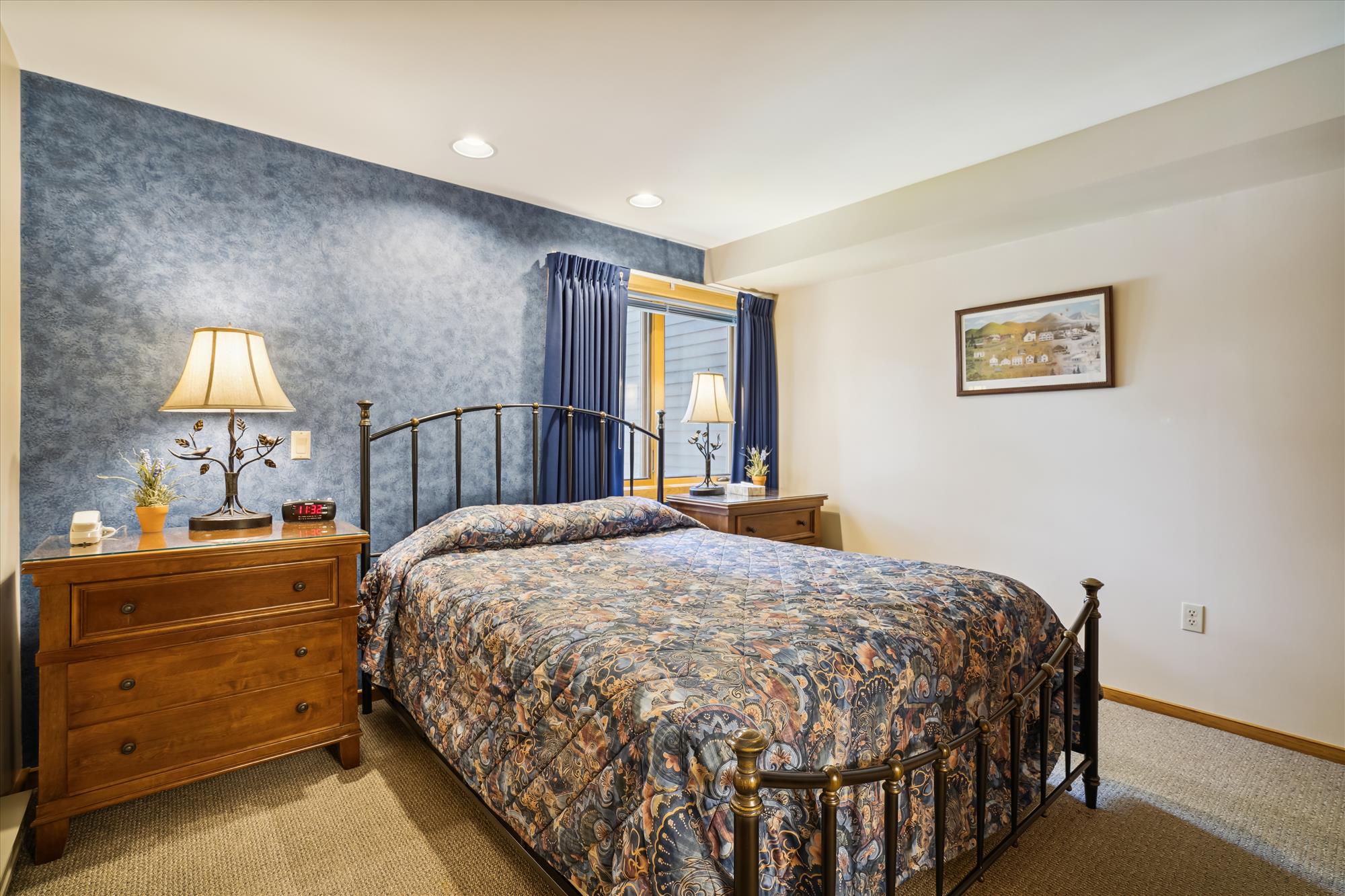 Queen Bedroom
