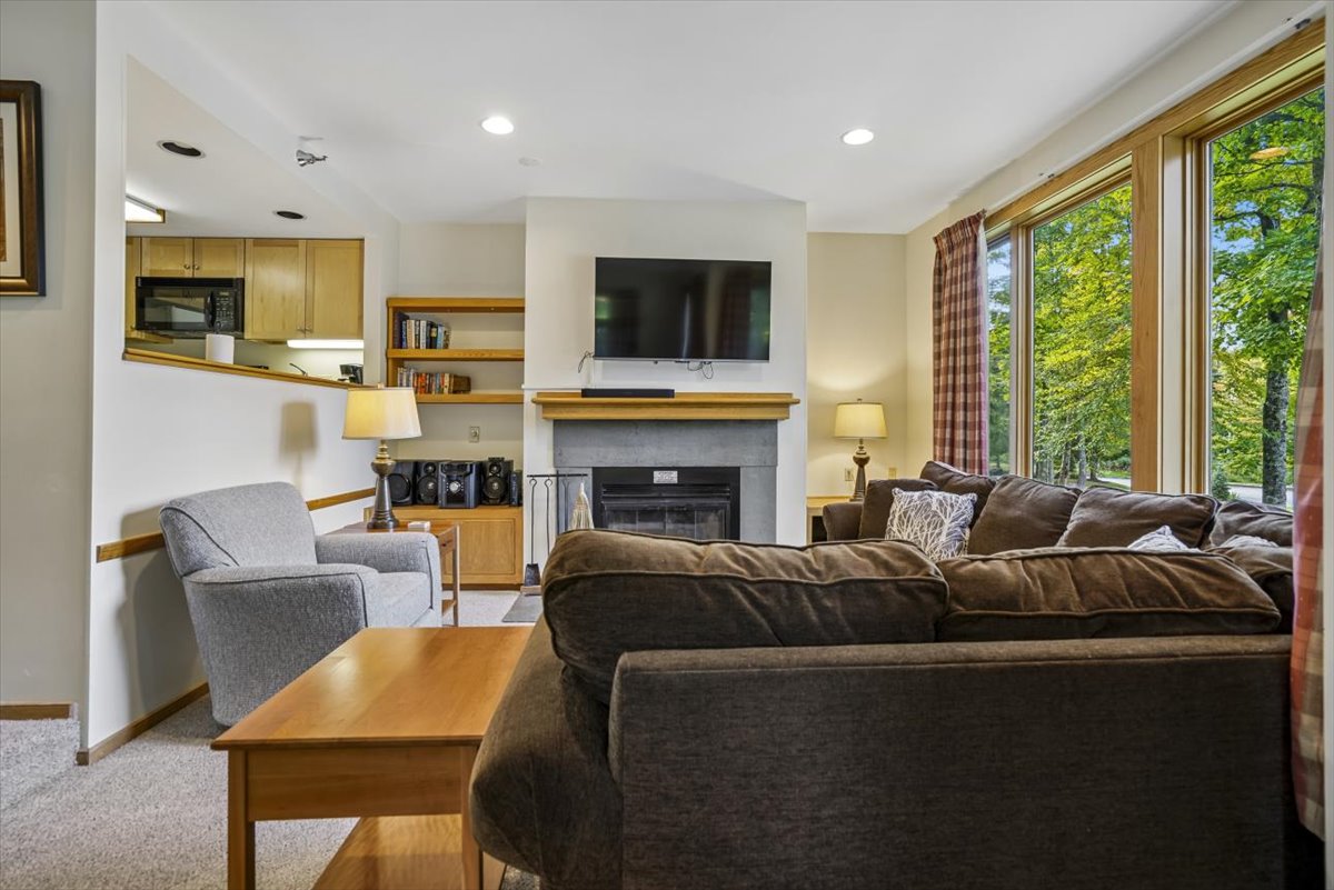 Highridge Condo Unit D18 4