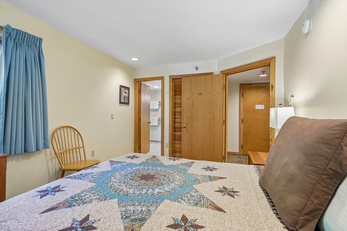 Queen Bedroom