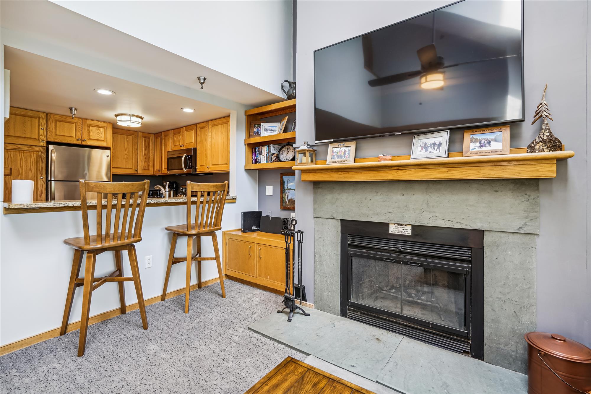 Kitchen with Breakfast Bar