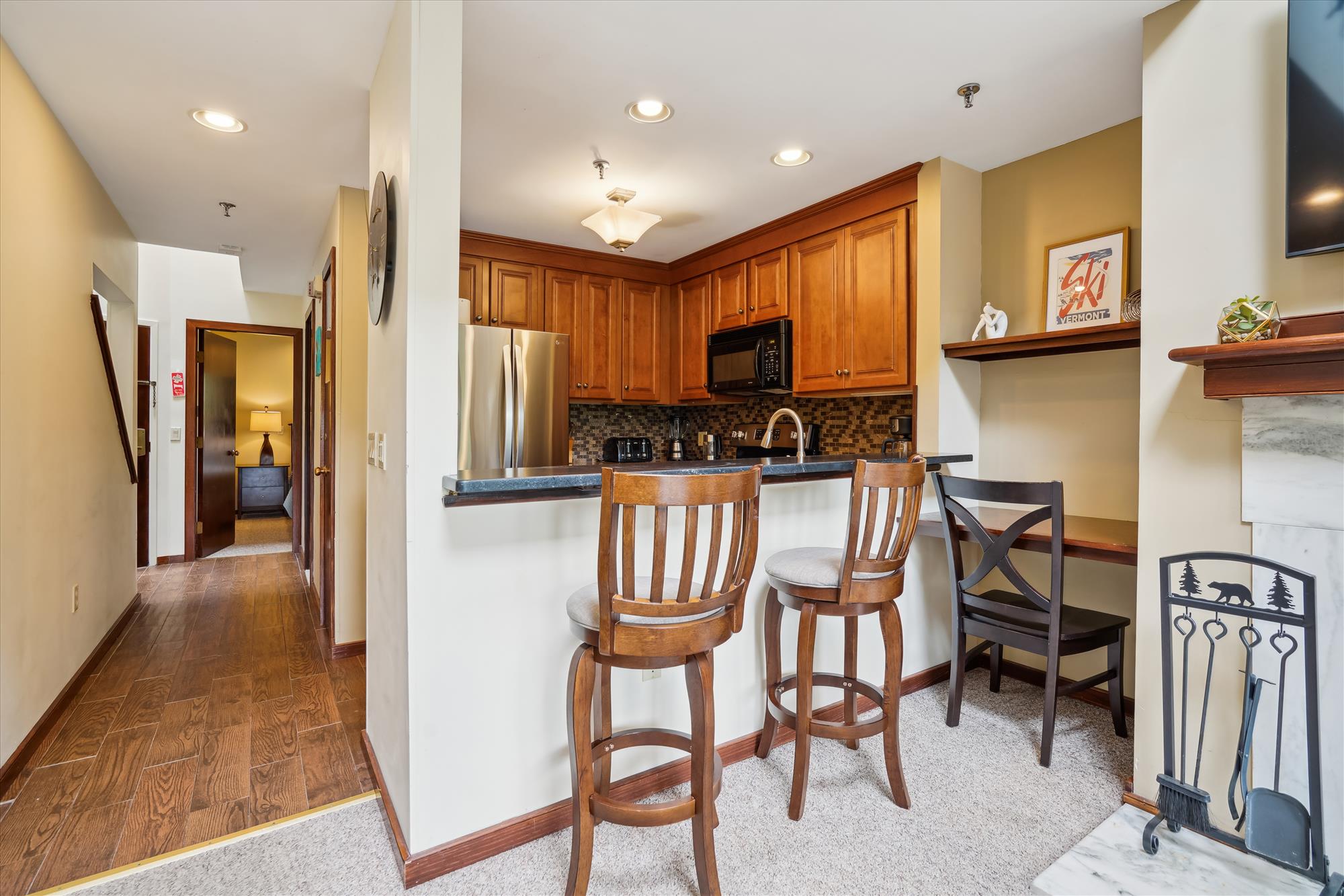 Kitchen with Breakfast Bar
