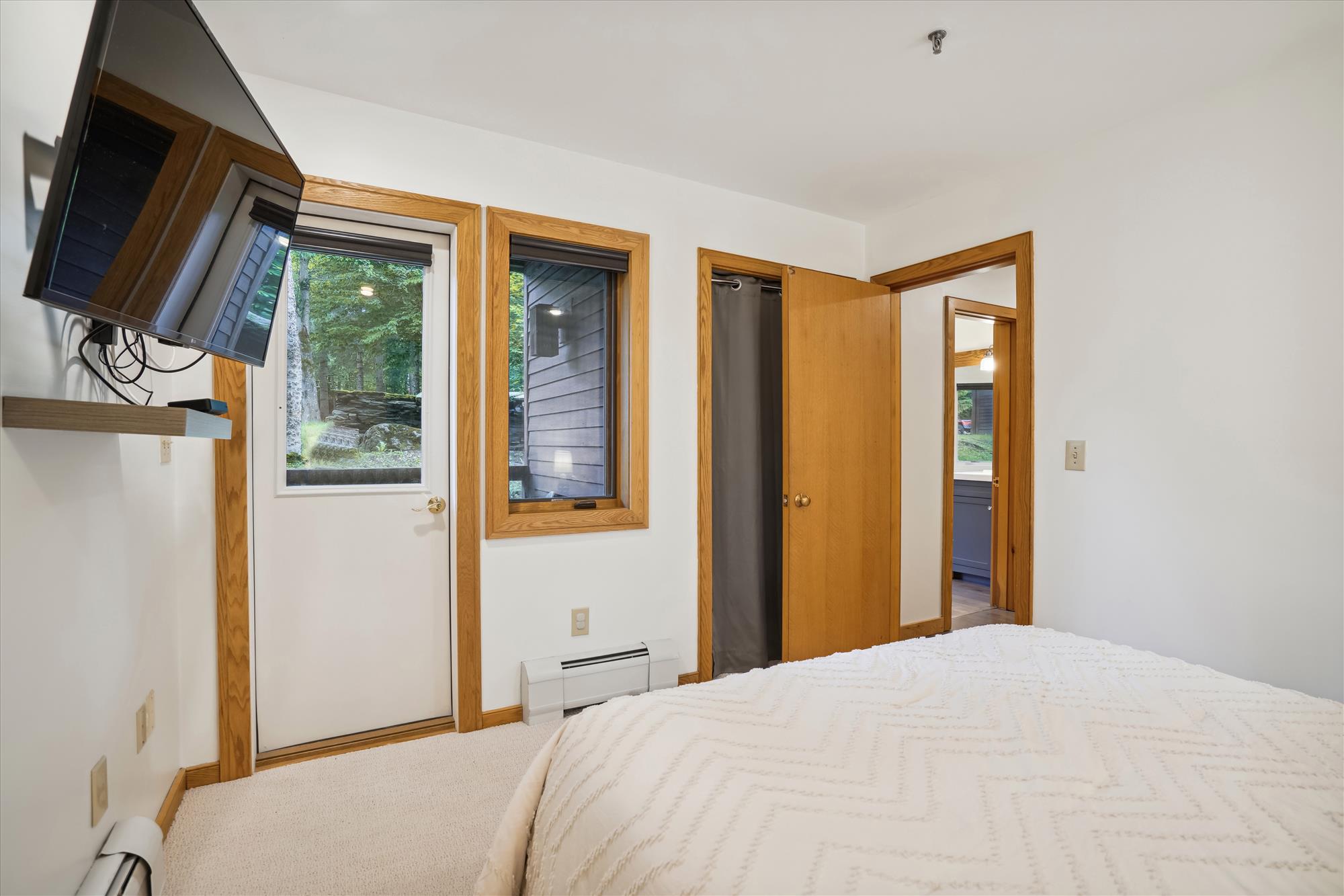 Queen Bedroom