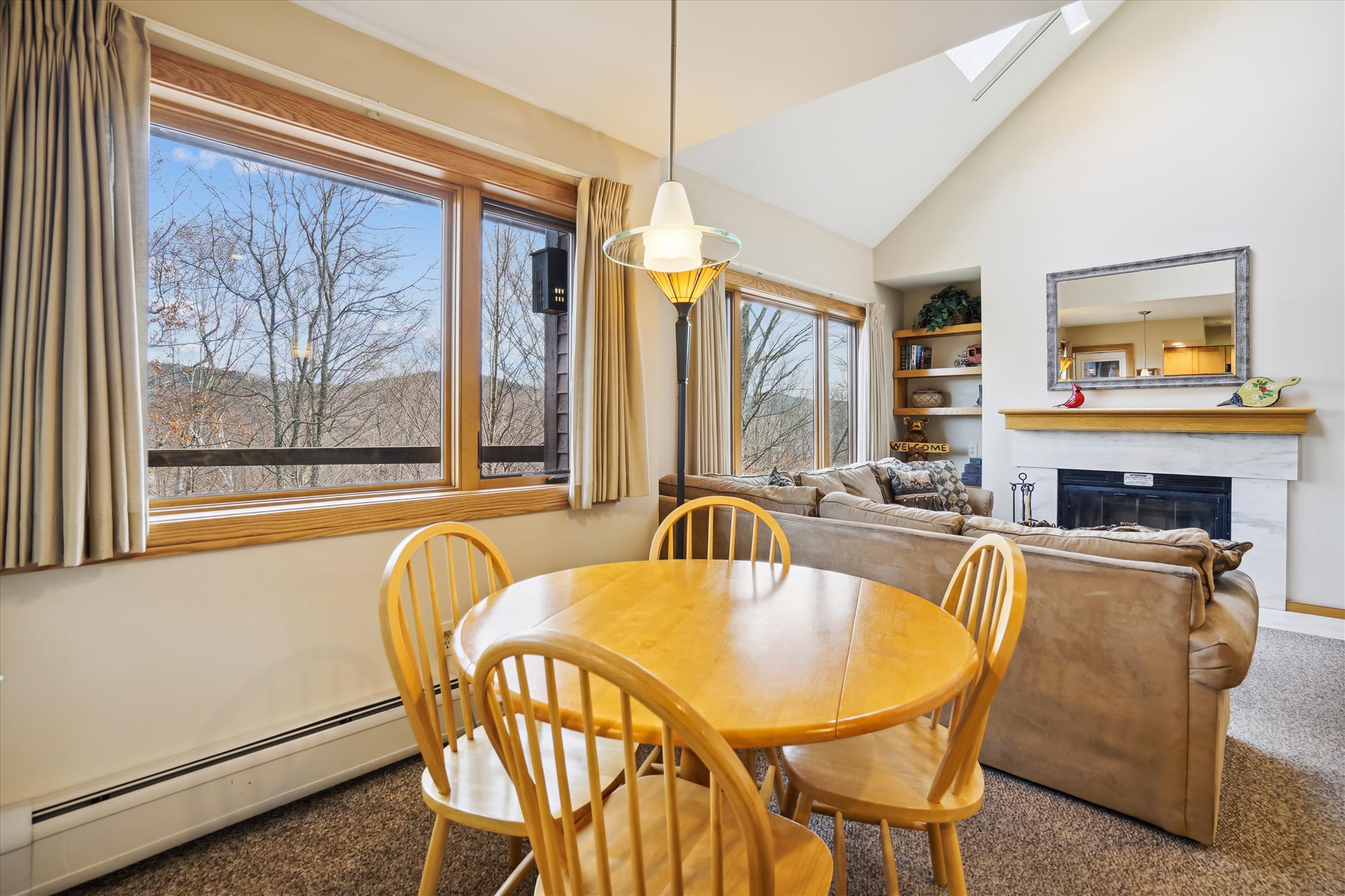 Dine with a Mountain Backdrop