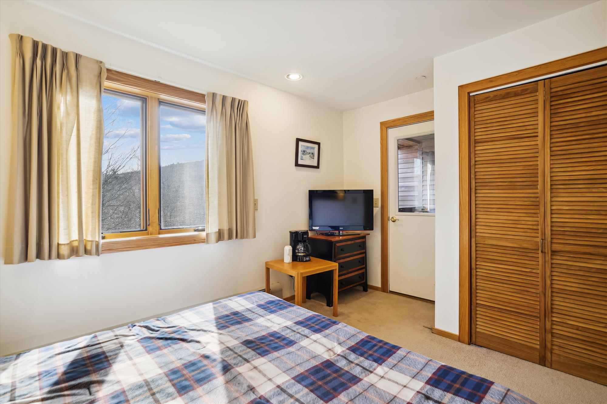 Highridge Condo Unit J5A 4