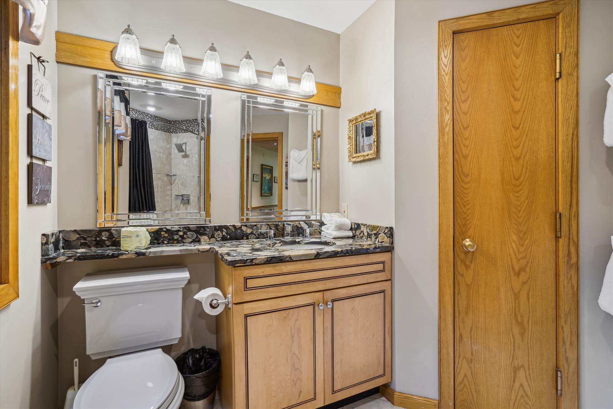 Spacious Full Bathroom