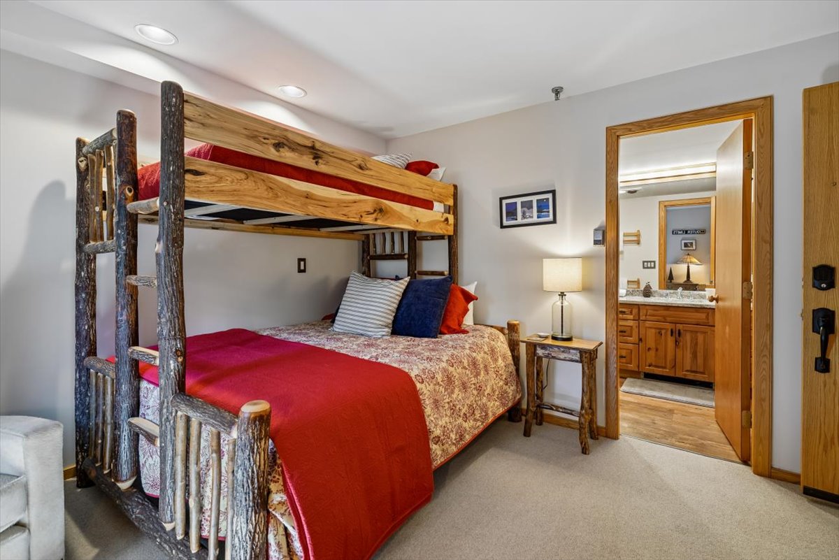Highridge Condo Unit B8A 2